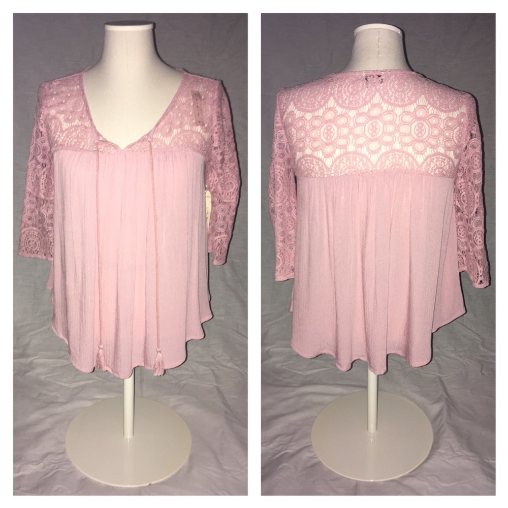 🌟NWT🌟 Zephyr Pink Top w/Lace